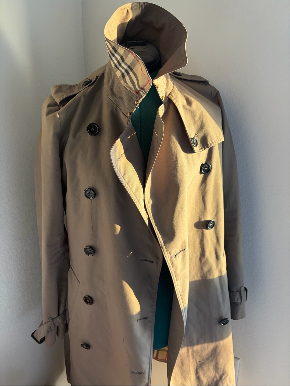 Burberry Women’s Tan Double-Breasted Trench Coat with Signature Check Collar